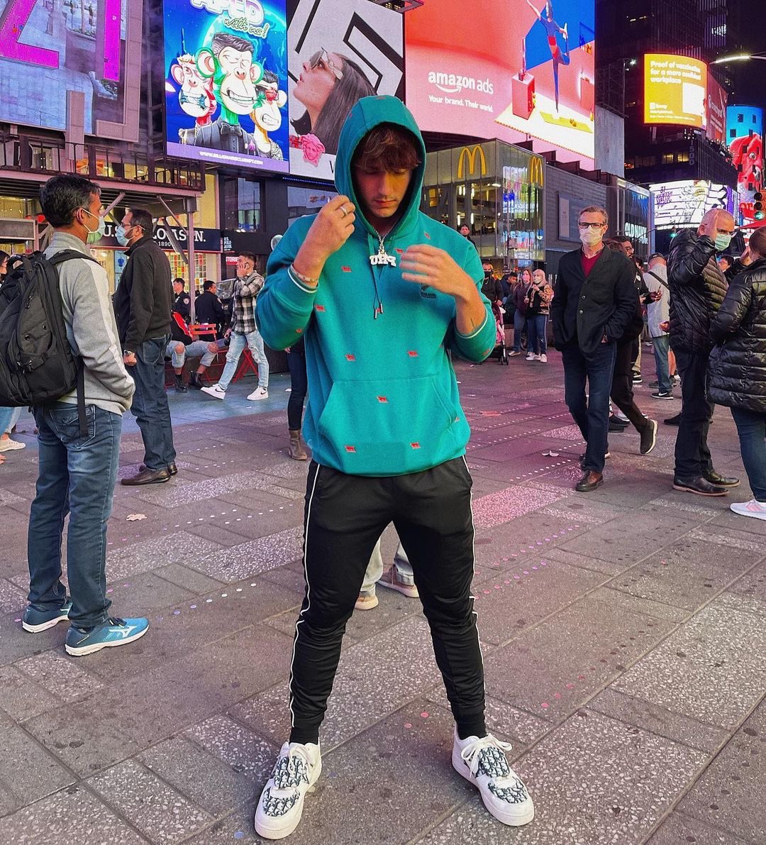 2ndhalll's tweet photo. l new york i luv u https://t.co/iEFCZmaeYN