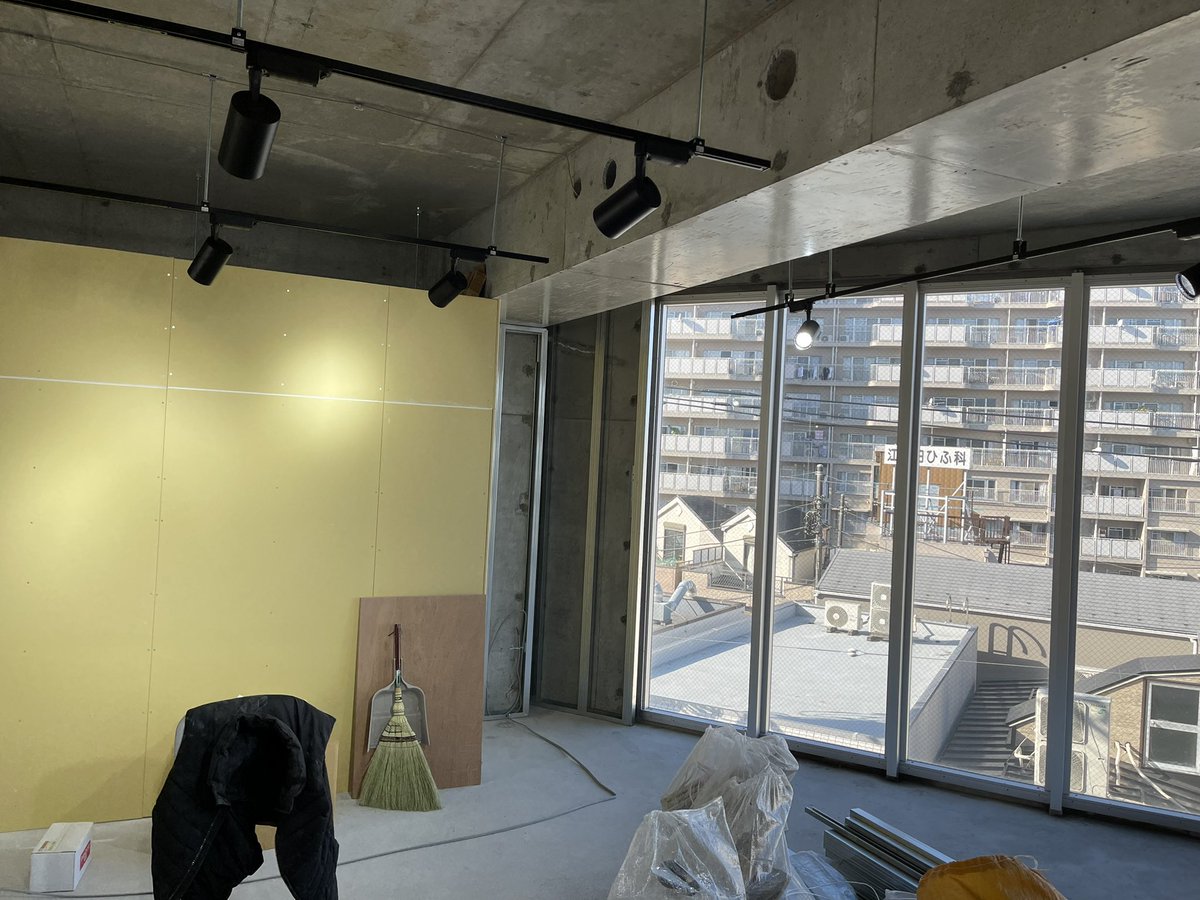Raphica_LLC's tweet photo. 新しいオフィスの内装工事が始まりました。結構出来ていくのが早い。流石プロ！ https://t.co/q0ehXHXlzR