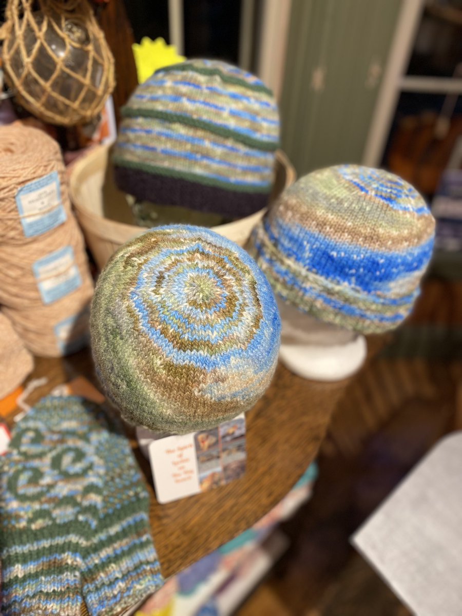 beckysknit's tweet photo. New ColorWay for @beckysknit from Foggy Rock Fibres in Cupid’s Newfoundland ~ “The Spirit of Lockie on The Big Beach” @Campaignforwool @VisitShelburne https://t.co/sKGOwnx1Pa