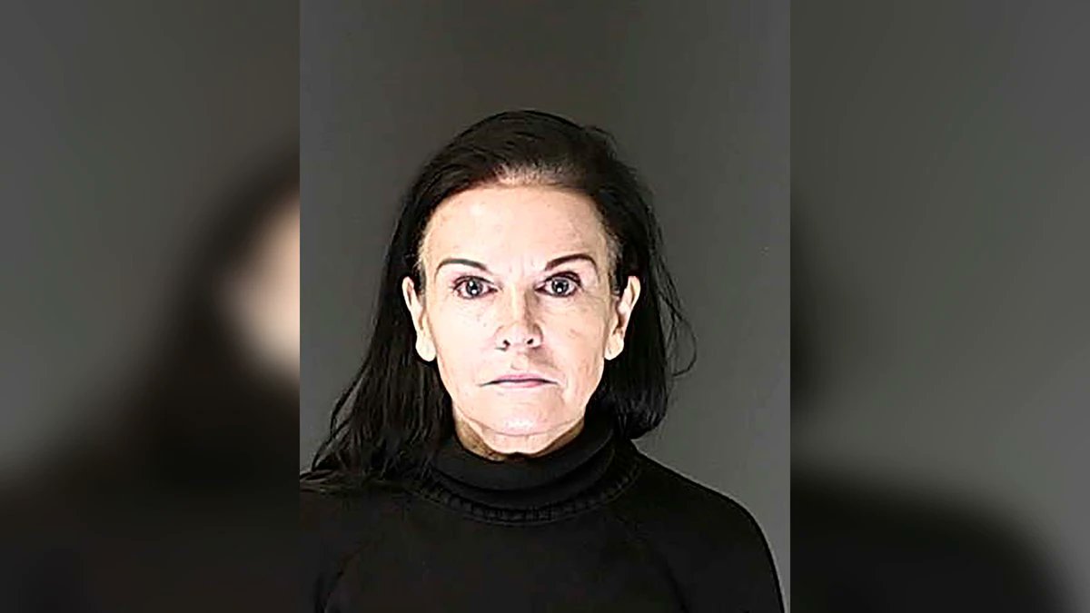 Day care owner gets 6 years for hiding 26 kids in basement >> kold.com/2021/10/25/day…