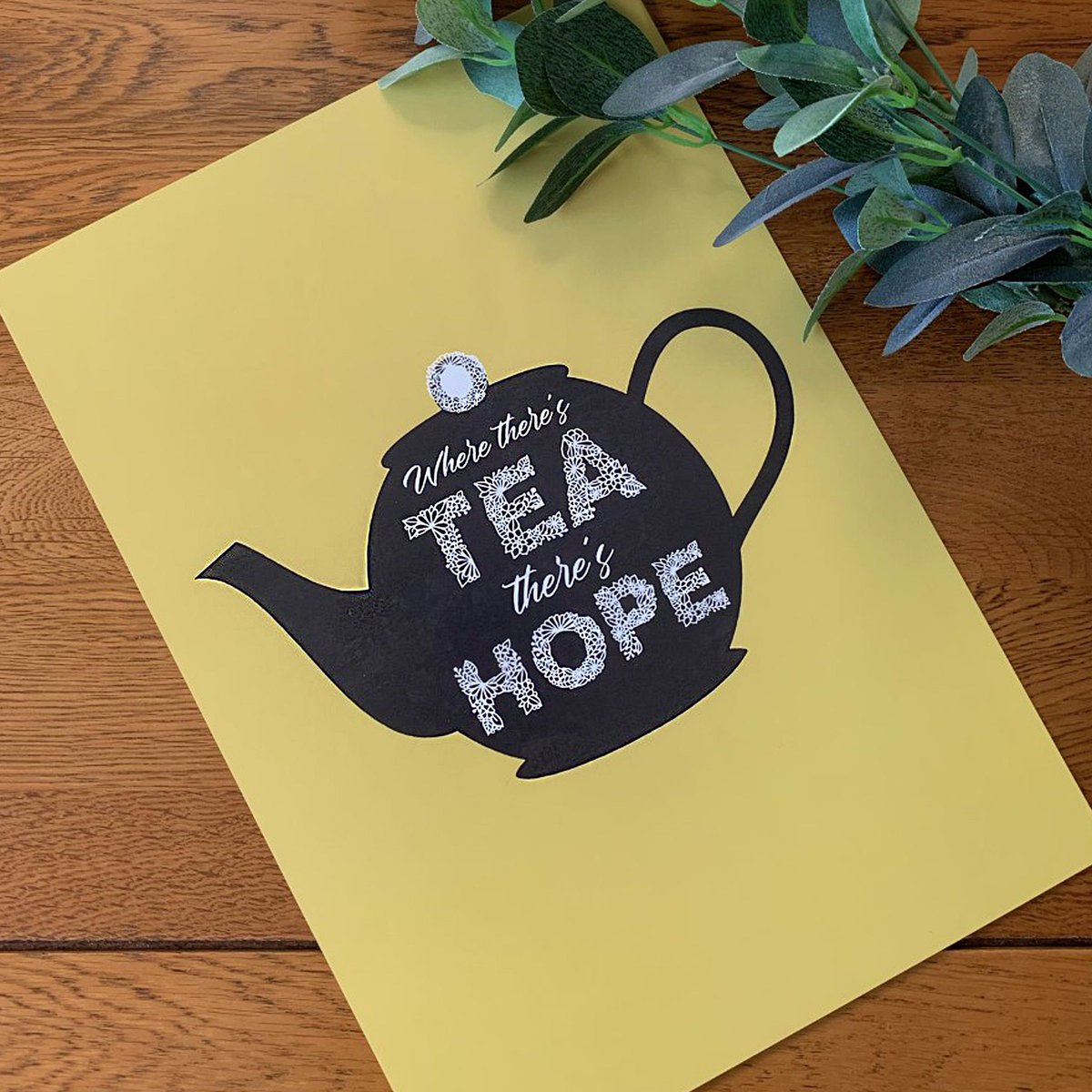 TaylerWillcox's tweet photo. ‘Where there’s #tea, there’s hope’ ☕️ 

   Prints // A5’s - £6 // A4’s - £10

For the month of #October every order will receive a free sticker.. Plus all #prints are available for #freeUKdelivery 💛

#EarlyBiz #womaninbizhour #illustration https://t.co/vc8DlK5SPo