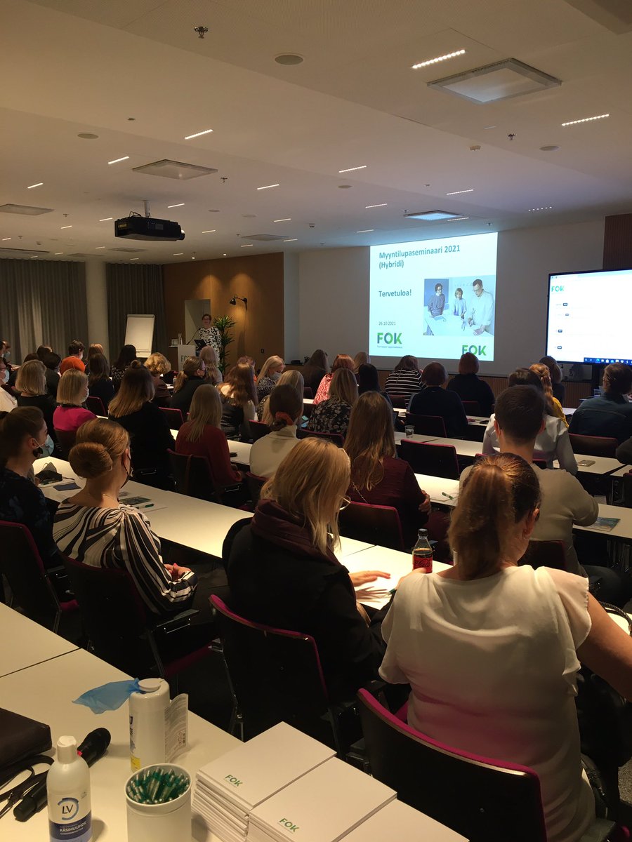 Myyntilupaseminaari 2021 käynnistyy. Tänä vuonna kokoonnumme hybridiä. Mukana on paljon osallistujia paikan päällä ja toinen mokoma etänä. Tervetuloa kaikille! #MLS