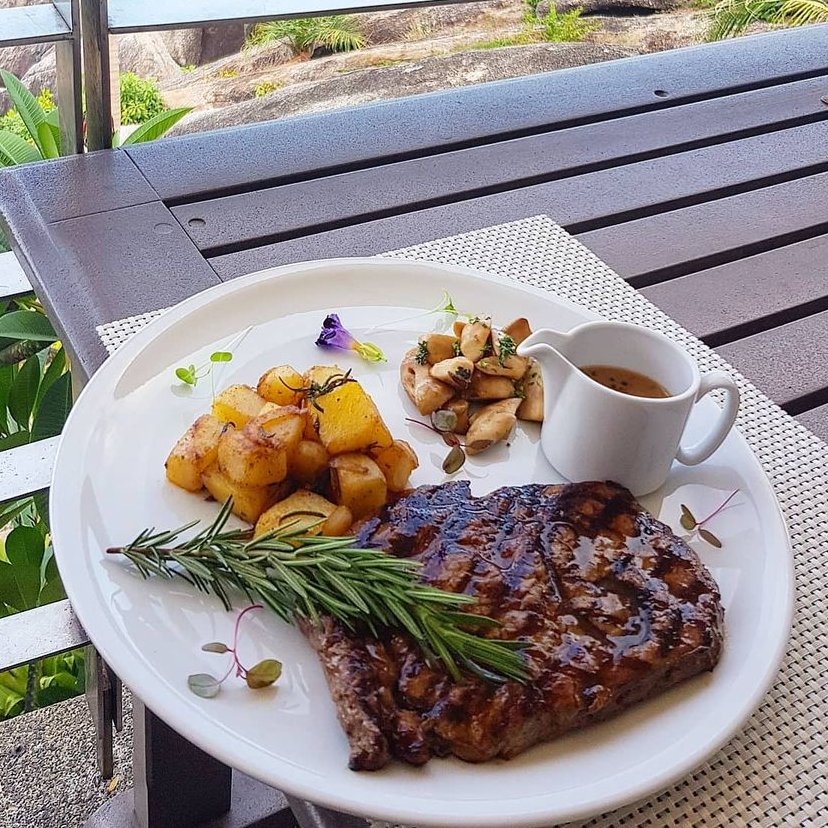 cliff_koh's tweet photo. The perfect #steak #kohsamui #visitsamui #thailand https://t.co/U006pJFzYj