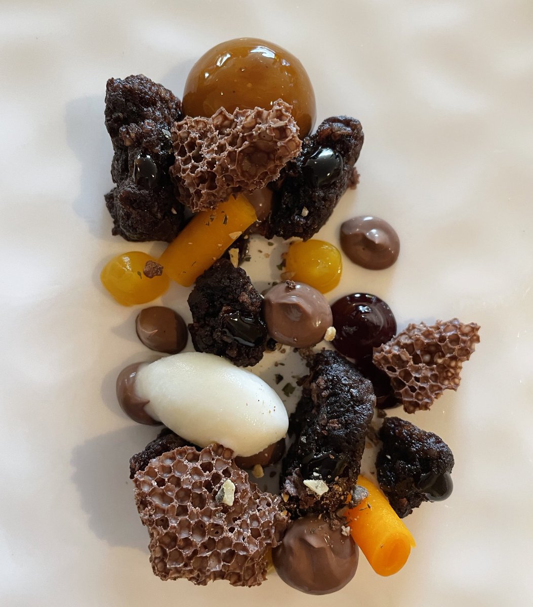 DigitalBlonde's tweet photo. Absolutely delicious meal @MichaelWignall_ @AngelHetton yesterday lunchtime for @Craft_Guild Lunch Club. Really nice to have an industry event in Yorkshire :-) https://t.co/qKwWQOSnxp