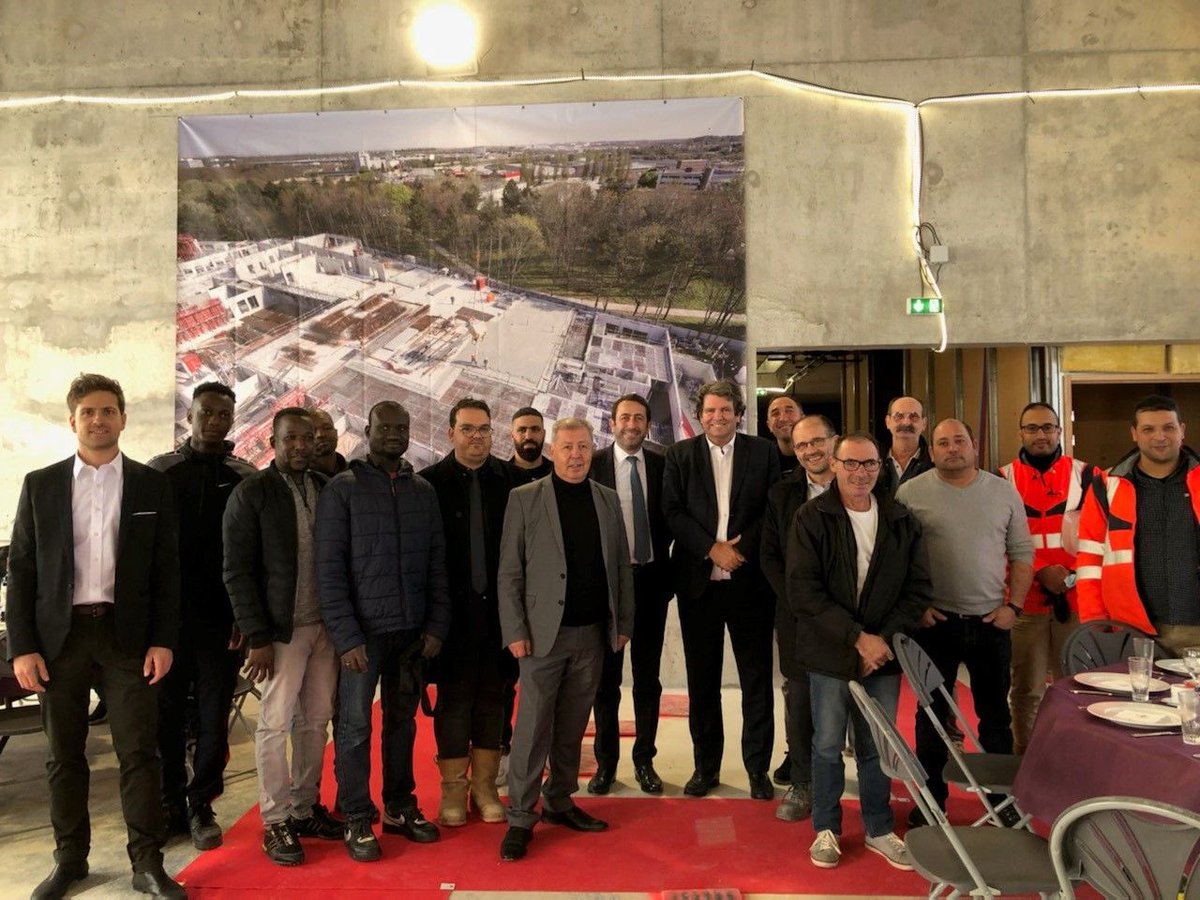 AlainTayar's tweet photo. [Gigot-Bitume 🍖] sur le chantier du groupe scolaire "Elisa Deroche" @leblanc_mesnil en présence de @ThierryMeignen Sénateur de la Seine Saint-Denis et de  #JeanPhilippeRanquet, Maire du @leblanc_mesnil 
merci à nos compagnons.
#CardinalEdifice pôle Bâtiment du @groupe_NGE https://t.co/uzk3Dug7RY