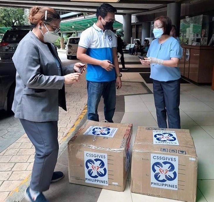 css_ph's tweet photo. Project HCW Relief Day 36 - hot meals delivered to our Covid front line heroes at the National Kidney and Transplant Institute @NKTIgovph
#Care #Share #Serve #Give #Bayanihan #HCWRelief https://t.co/rEbvufSYfP