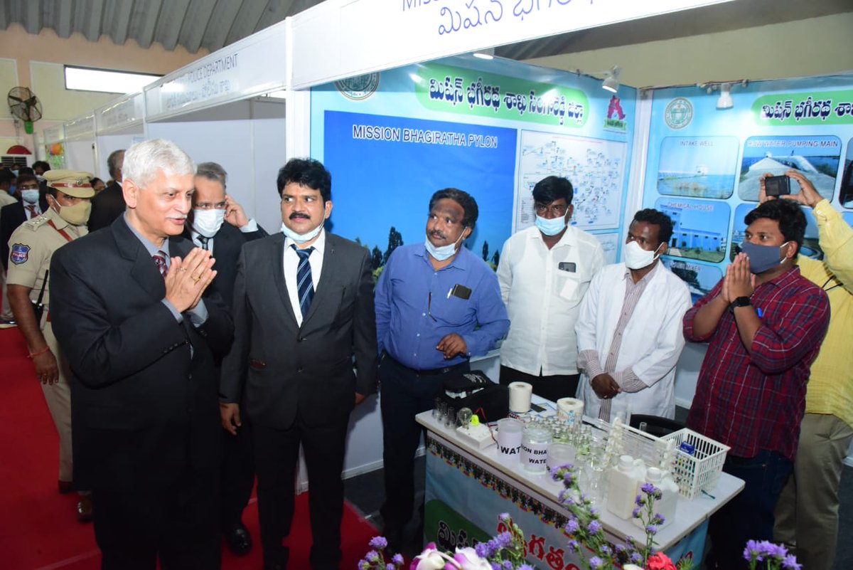 mb_telangana's tweet photo. On Sunday,The Hon'ble SCI Justice Sri Uday Umesh Lalith garu &amp; Hon'ble Chief Justice HC Telangana Sri Satish Chandra Sharma garu visited #MissionBhagiratha stall at Malkapur, #Sangareddy (D).the Process of filtration and MB water supply to each &amp; every  household was explained. https://t.co/vhHIm2OUUs