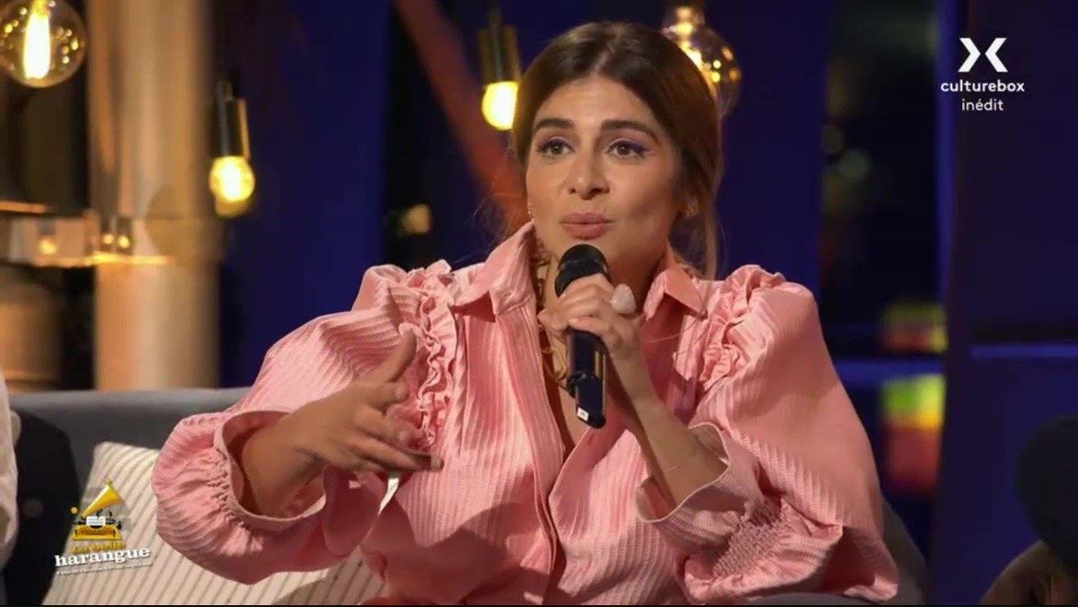 JulieZbyDE's tweet photo. #Lesamis vous avez manqué #LaBelleHarangue avec notre belle @juliezenattioff hier ? 
Rdv à ce lien pour découvrir #FranceEtJojo mais aussi toutes ses remarques bienveillantes à l'égard des harangueurs ! :) 🤩

-> https://t.co/1YiZt91aIL

#JulieZenatti #RefaireDanserLesFleurs 🌺 https://t.co/J2oKvAgNhr
