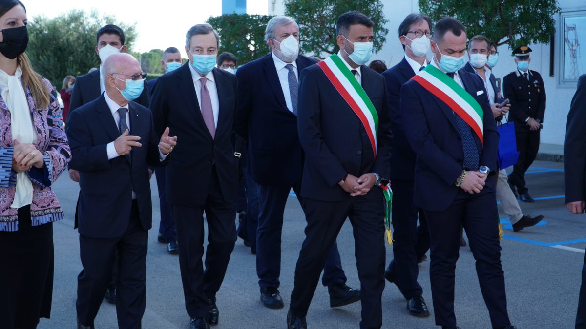 RegionePuglia's tweet photo. Il Presidente del Consiglio #MarioDraghi oggi in visita allo stabilimento #Masmec @MasmecSpa di #Modugno.
@micheleemiliano "Esempio concreto di come la @RegionePuglia abbia puntato a settori innovativi della produzione".
โก๏ธ https://t.co/YYxw20Rao8 https://t.co/zVP69moBFP