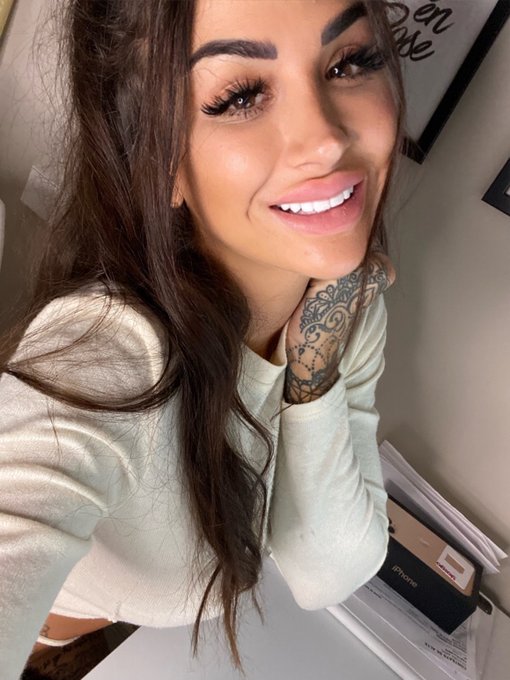 Har&iacute;as RT para hacerme feliz?😍❤❤ https://t.co/g6CRmpiQxy