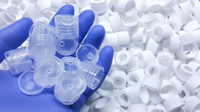MPCComponents's tweet image. MPC Adds Flip-Cap Capability to Address Global Supply Chain Constraints - MPC has implemented production tooling &amp;amp; equipment capacity to manufacture two of the most common caps in the packaging industry with FDA compliant polypropylene material. #flipcaps
buff.ly/3bcEqn0