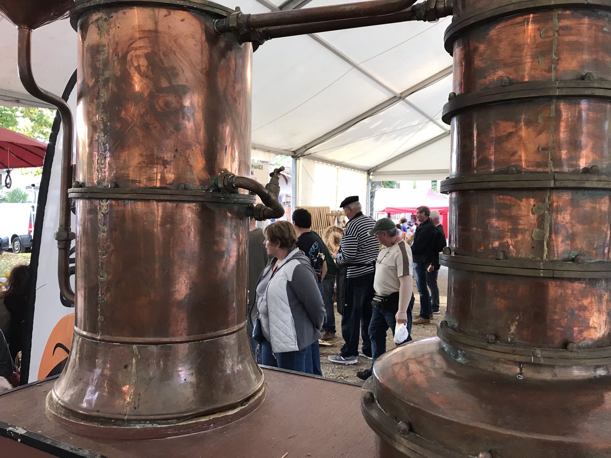 ArmagnacNews's tweet photo. #armagnacenfete c’est ce we à #labastidedarmagnac dans les #landes.
Des dizaines de producteurs d’#armagnac, des instants gourmands, de la #musique.
Rendez-vous incontournable en #gascogne !
#spirit #eaudevie #cocktails #bartender #mixology #gers #lotetgaronne #occitanie #culture https://t.co/6QLyQiJPTD