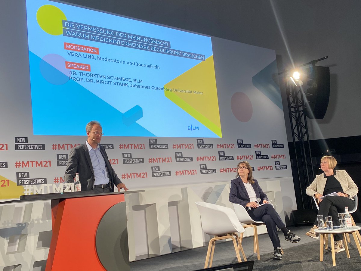 „Medienintermediäre sind DIE Gatekeeper in der digitalen Welt.“ Ihr Einfluss auf die #Meinungsbildung steigt. Sind die #Intermediäre wirklich neutrale Makler, fragt BLM-Präsident Dr. Thorsten Schmiege auf den #mtm21.