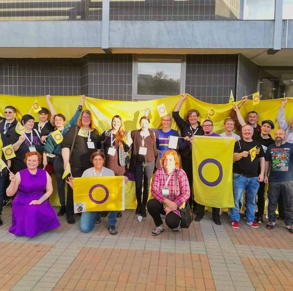 26 Ekim farkındalık günümüz kutlu olsun. Beden bizim tercih de bizim olmalı Çocukken hadım edip cinsiyet atamalarını reddeyoruz. İrademiz dişinde bedenimize yapılan müdahaleleri reddeyoruz İNTERSEKSLER VARDIR 💜💛💜💛💜💛💙