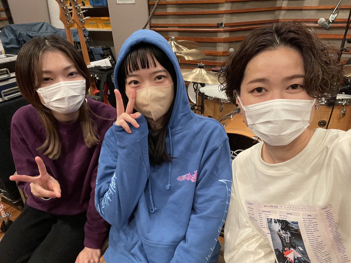 Shishamo 本日私たちは ワンマンツアーにむけてがっつりリハーサルでした そして このあと21時からは Fcアプリ ししゃモバ にて Shishamo ワンマンツアー21秋 直前スペシャル生配信 を行いますよ 皆さんお見逃しなく
