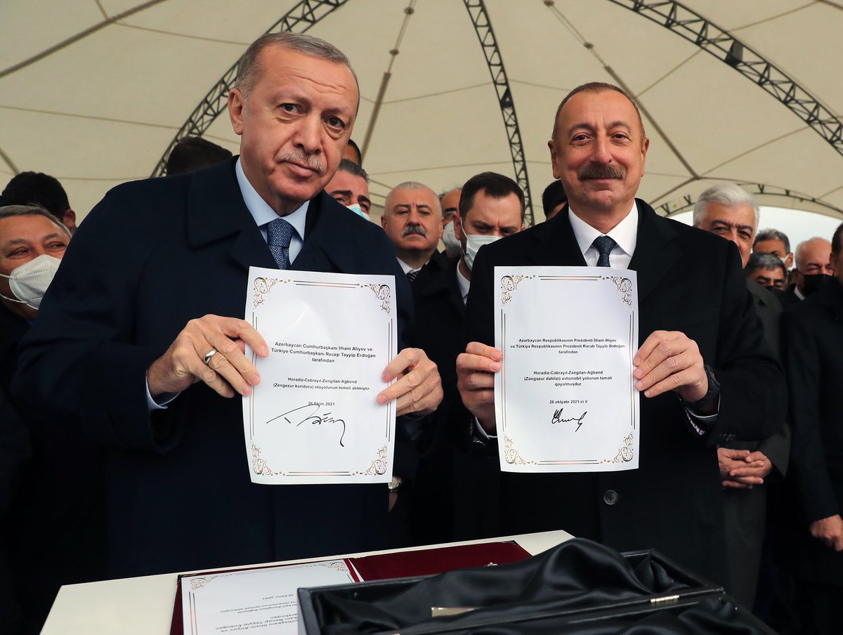 tcbestepe's tweet photo. Cumhurbaşkanı @RTErdogan, Azerbaycan Cumhurbaşkanı Aliyev ile birlikte Ahmetbeyli-Füzuli-Şuşa ve Ahmetbeyli-Horadiz-Mincivan-Ağbend Kara Yolu’nun temel atma törenine katıldı. https://t.co/bClO26jnbh