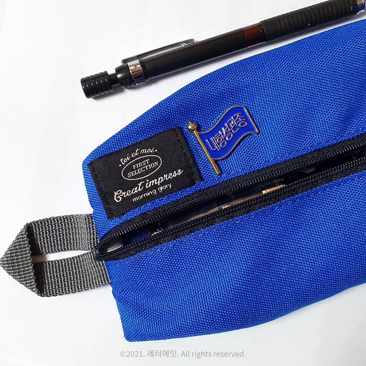 letter8bomb's tweet image. [RT이벤트(2)🎁❤]

내향인간을 위한 마스터피스 &amp;lt;집에가고싶습니다&amp;gt; &amp;lt;내향성관종&amp;gt; 금속 뱃지 예약 받습니다🙆 알티해주신 한 분 뽑아 뱃지 2종 보내드려요!

🤍 주문: 10월 26일 23시~11월 4일 23시 59분
💖 주문자 전원 랜덤 투명포카 2매 증정 

👉 주문서(상세정보) form.twenty.style/v1/letter8eigh…