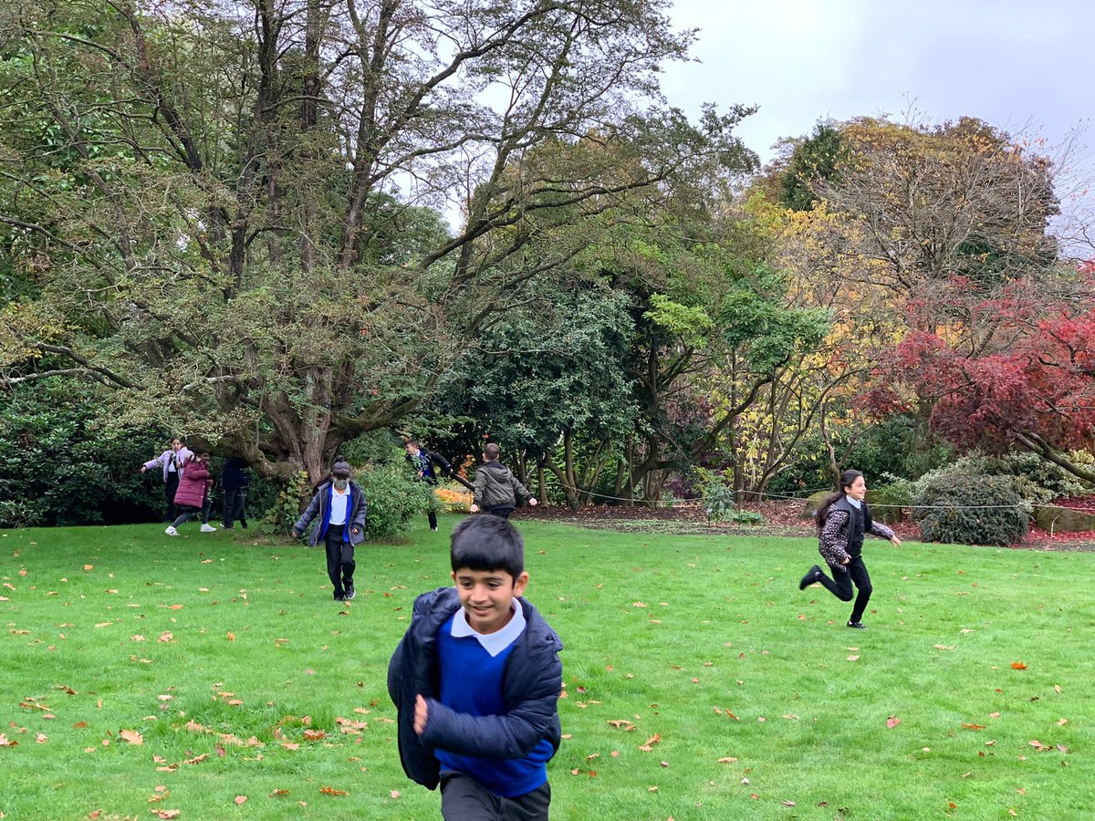 Rowlatts_TMET's tweet photo. Enjoying the grounds and the seasonal changes ππ#rmscience #rmtopic https://t.co/49gfOwSEdJ