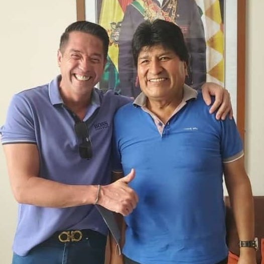 MarioCronenbold's tweet photo. Feliz cumpleaños 🎂
Mi presi, mi compañero, mi hermano. 
Y sobre todo mi AMIGO.
Que Dios me lo bendiga y que vengan  muchos años #MAS
#FelizCumpleañosEvo https://t.co/C4AXCBi8N3