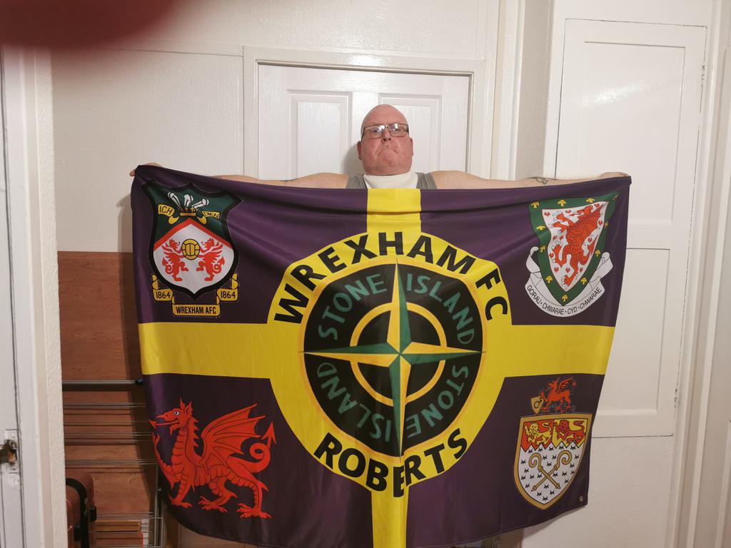 PatrickRob15's tweet image. Me and the new flag 🏴󠁧󠁢󠁷󠁬󠁳󠁿