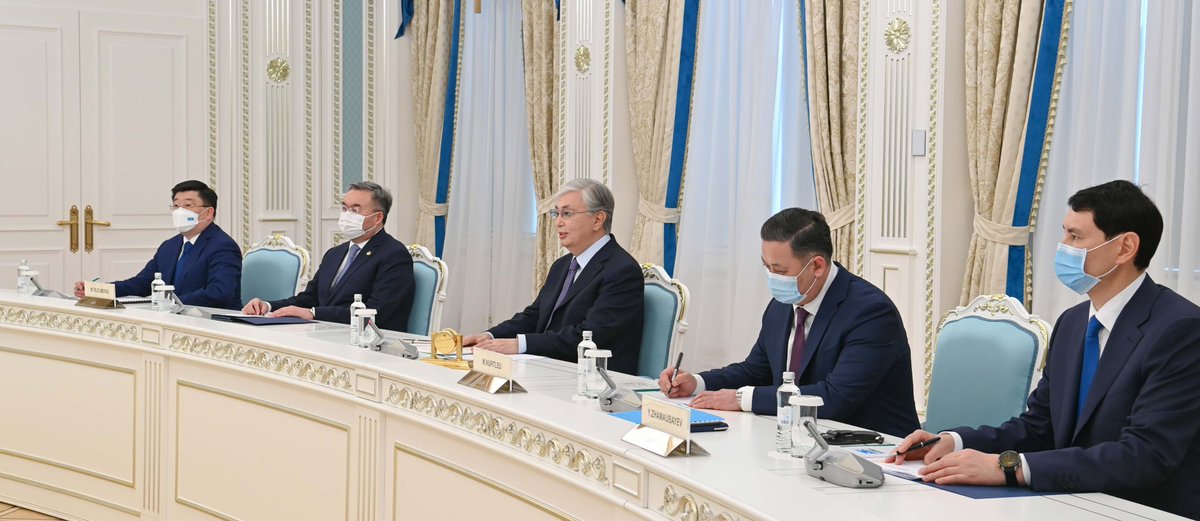 aqorda_press's tweet photo. 🇰🇿🇭🇺 Президент Қасым-Жомарт Тоқаев Қазақстан мен Мажарстанның Стратегиялық кеңесінің бесінші отырысына және бизнес-форумға қатысу үшін Нұр-Сұлтан қаласына келген Мажарстан Премьер-министрінің орынбасары – Қаржы министрі Михай Варганы қабылдады.

Толығырақ: https://t.co/HzpYtSKspv https://t.co/finYU2oi16