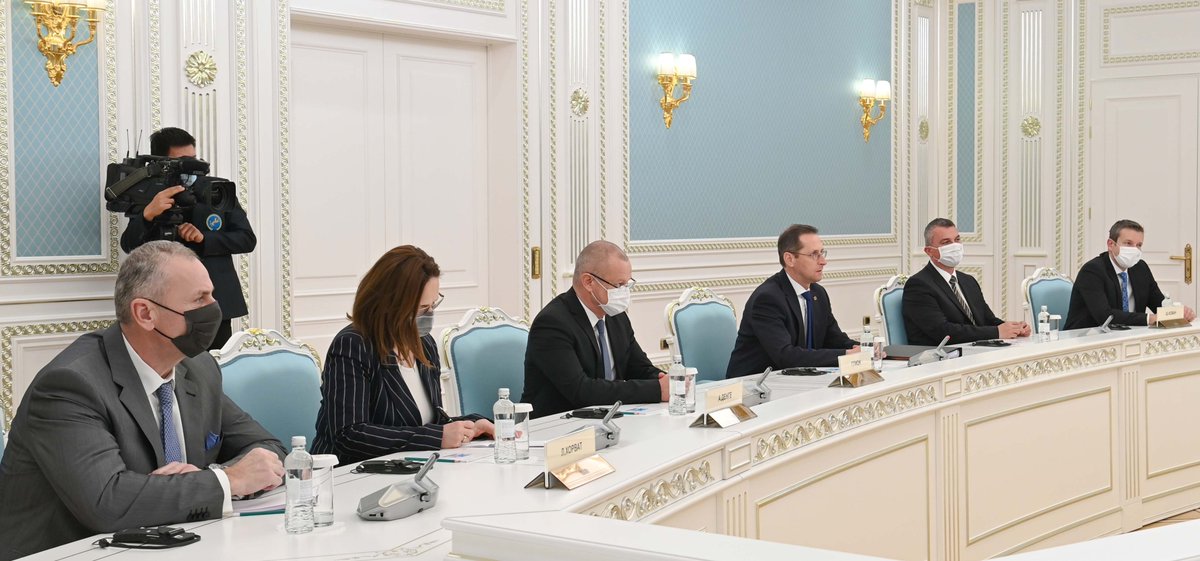 🇰🇿🇭🇺 Президент Қасым-Жомарт Тоқаев Қазақстан мен Мажарстанның Стратегиялық кеңесінің бесінші отырысына және бизнес-форумға қатысу үшін Нұр-Сұлтан қаласына келген Мажарстан Премьер-министрінің орынбасары – Қаржы министрі Михай Варганы қабылдады.

Толығырақ: akorda.kz/kz/prezident-k…