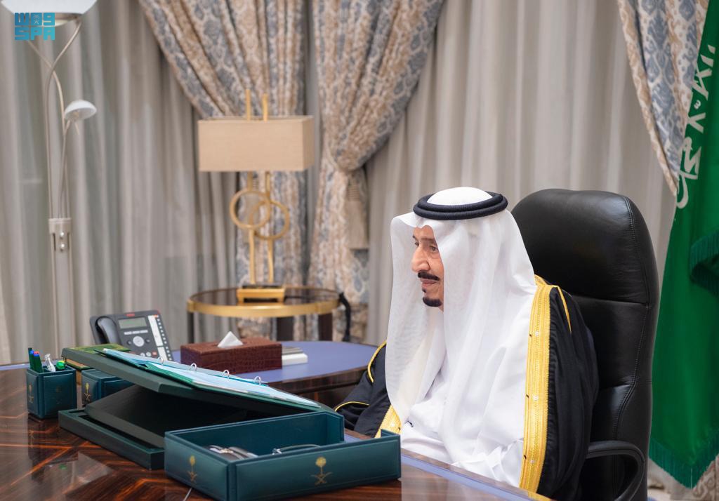 saudiatv's tweet photo. #عاجل_السعودية 
#مجلس_الوزراء يجدد موقف المملكة الثابت والراسخ في دعم القضية الفلسطينية وإيجاد حل عادل لها يؤمن الحقوق المشروعة للشعب الفلسطيني والتأكيد على ضرورة إلزام سلطات الاحتلال الإسرائيلي بالاستجابة للقرارات والقوانين الدولية والانسحاب الكامل من الأراضي العربية المحتلة. https://t.co/KnpmGDZeWb