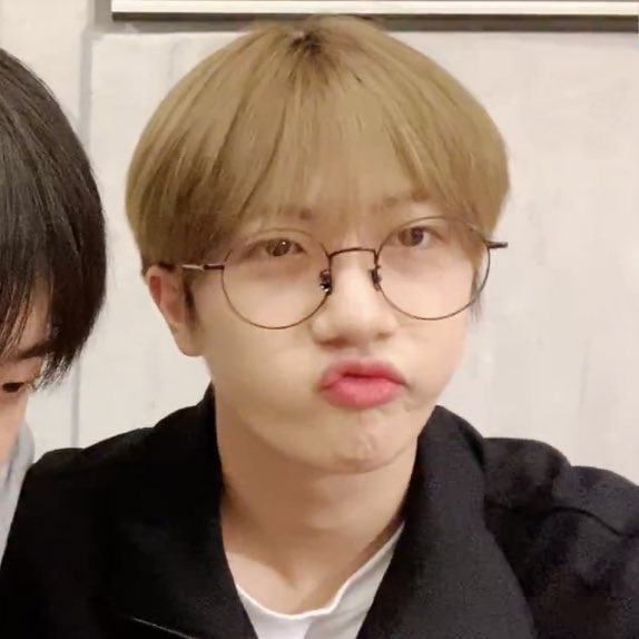 EPEXVlTY's tweet image. pouty #epex #cravity