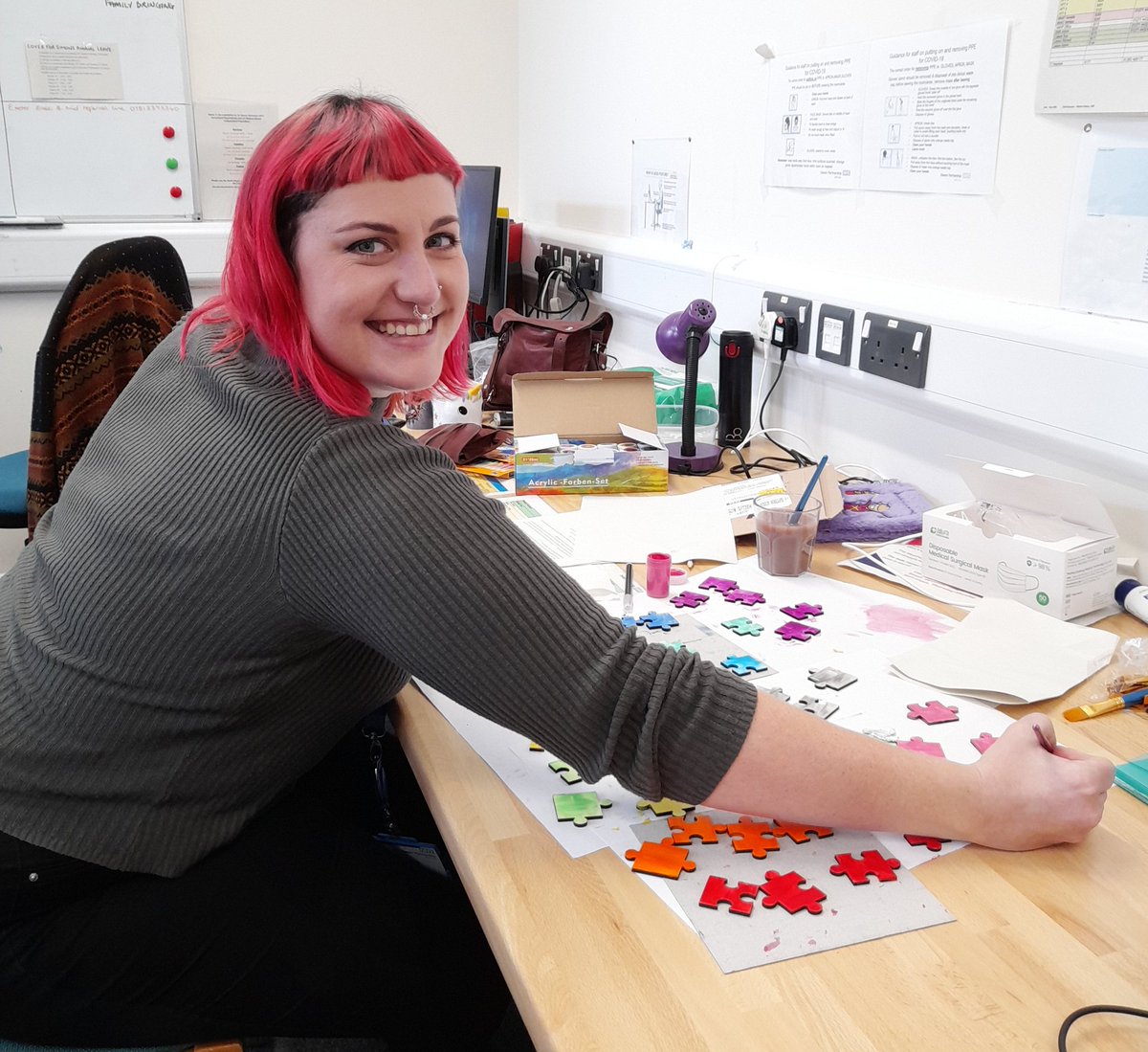 ThePinkOT's tweet photo. #WorldOTDay2021 loading..... #OccupationalTherapist when you are the only #OccupationalTherapist among all the nurses you have to get creative and use this day to your advantage 😜 @DPT_NHS #GettingCreative https://t.co/21wlybmLjJ