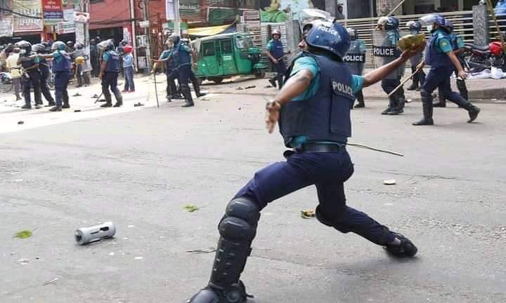 2001_mahdy's tweet photo. #Bangladeshi police has better performance than #bd #cricket team. 😃 https://t.co/pidvS258tY