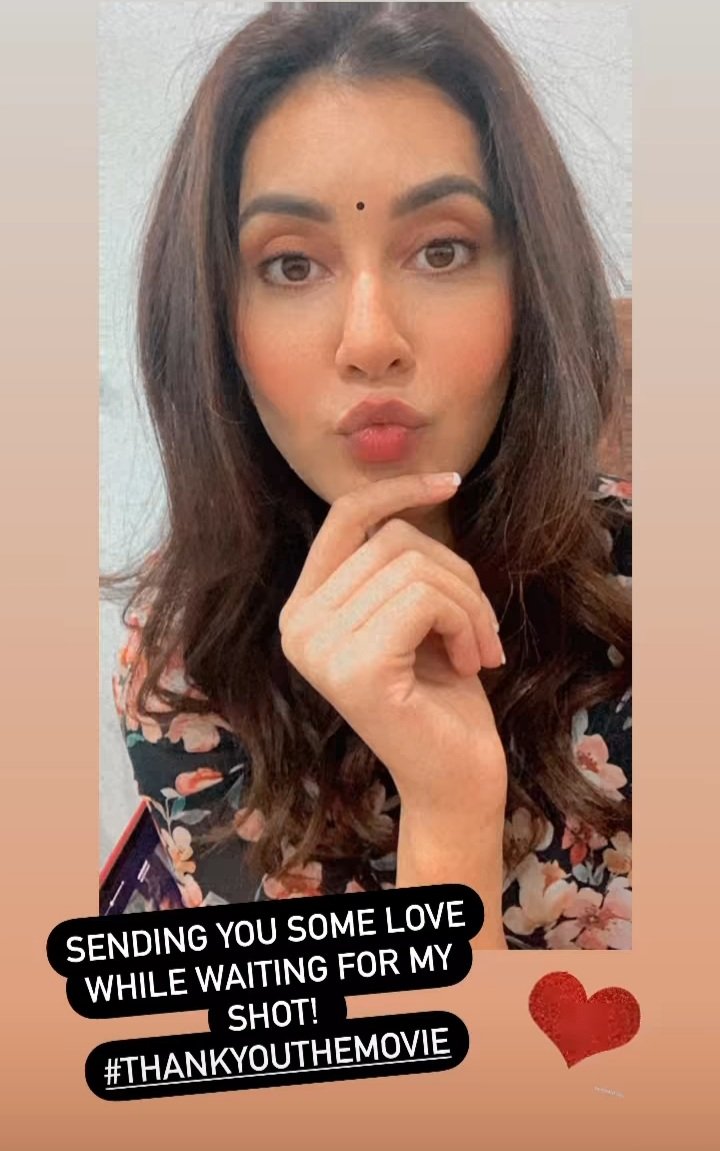 TrendsRaashii's tweet photo. Shooting Time of #ThankYouTheMovie 

#RaashiiKhanna #RaashiKhanna @RaashiiKhanna_ https://t.co/9WFOTSu2Rv