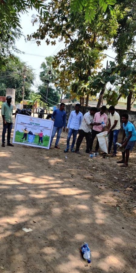 NykWarangal's tweet photo. Cleanliness is the only solution to stay away from diseases.

#CleanIndia
#SwachhaBharat
#AzadiKaAmritMahotsav
#CleanIndia #swachbharat #cleanindiamission #garbage #noplasticwaste #noplastic #removeplastic https://t.co/gvmHqwE2nG