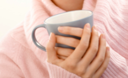 TeaAdvisoryPan's tweet photo. Concerned about cholesterol after menopause? Research shows tea polyphenols limit cholesterol absorption in the gut &amp; target receptors which regulate blood cholesterol levels.More research needed #TeaForLife #SelfCare #Wellness #HealthyLifestyle #Memopause https://t.co/qDQ0zPAiwK https://t.co/nGSLG6TbO9