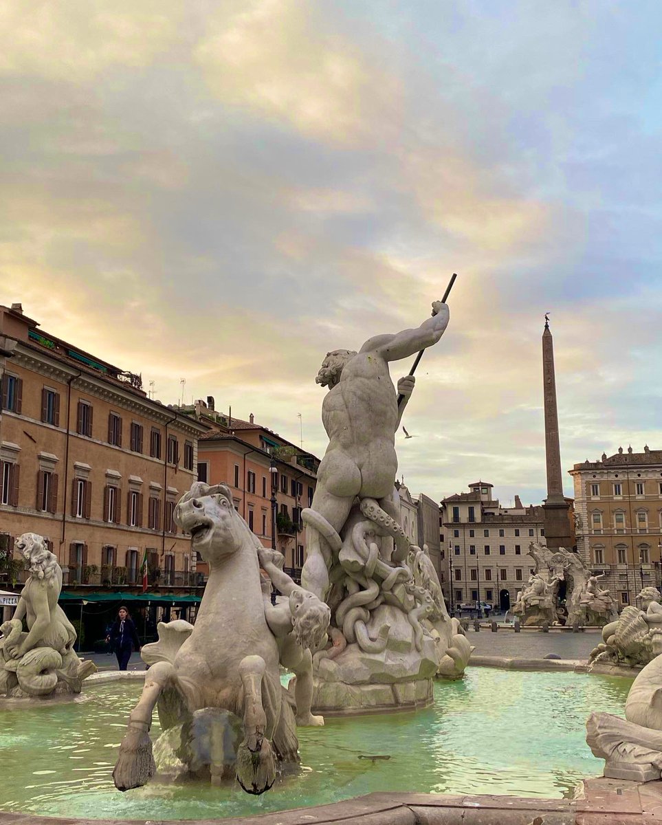Mustapha1508's tweet photo. “La poesia è quando un'emozione ha trovato il suo pensiero e il pensiero ha trovato le parole.” #ROBERTLEEFROST #romeisus #26ottobre @TrastevereRM @teatrolafenice @3BMeteo @Turismoromaweb https://t.co/KZ1bVAa7WB