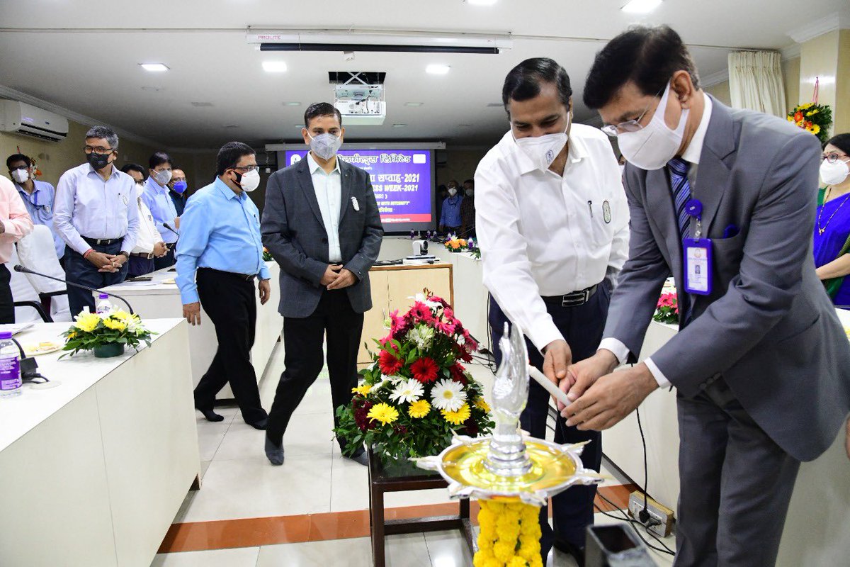 TeamWCL's tweet photo. Inauguration function of VAW-2021 was conducted at @TeamWCL. Under the theme "Independent India@75: Self Reliance with Integrity" Various activities will be organised to spread awareness among employees. #vigilanceawarenessweek2021 

https://t.co/byZwL3Twhy https://t.co/qp7XLlrJt5