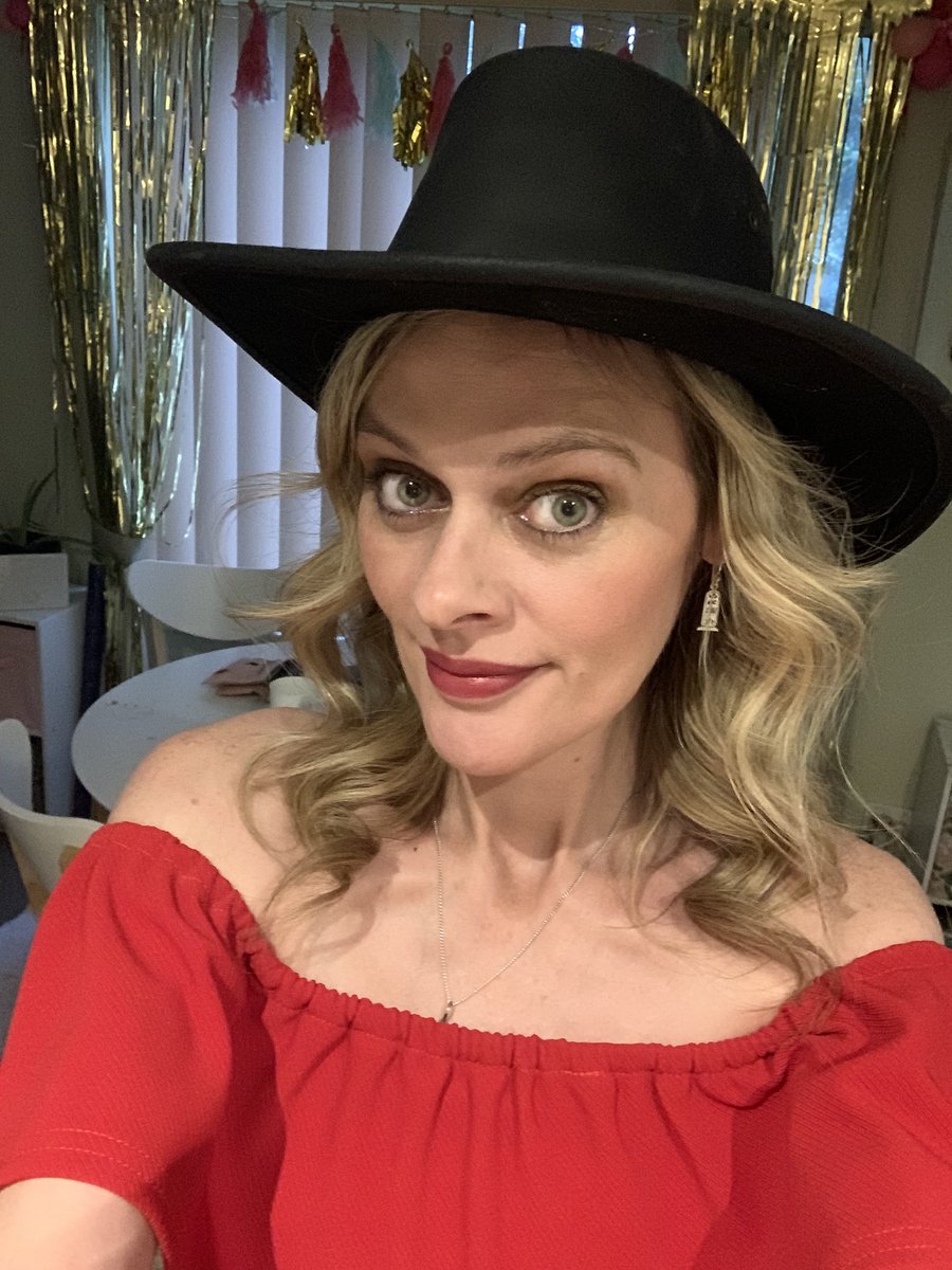 Candysseus's tweet photo. Happy #RedDeadBirthday join for some celebration action while we run through this week #RedDeadUpdates #MissCandyLicious #RedDeadOnline https://t.co/HHomtfinl4 https://t.co/lrd8abmKAe