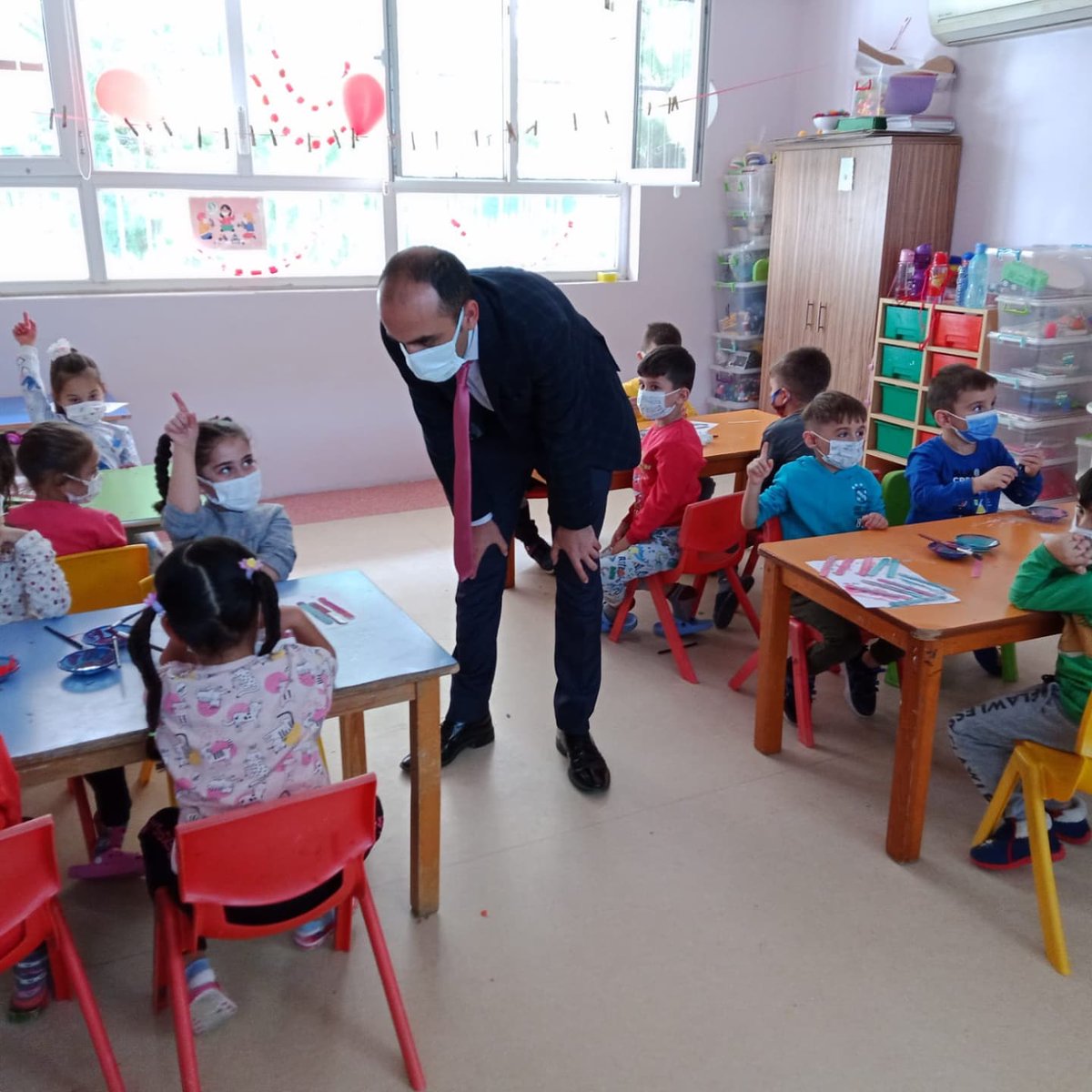 Saricam_Mem's tweet photo. İlçe Milli Eğitim Müdürümüz Sn Uygar İNAL ilçemiz okullarından Sevgi Anaokulu'nu ziyaret etti. Ziyaret sırasında öğretmenlerimiz ve okul idaresi ile bir araya gelerek, öğrencilerimizle sohbet etti.
@tcmeb @TCAdanaValiligi @suleyman_elban @AdanaMem @kocakysr @uygarinal https://t.co/lX2LdhZ2gO