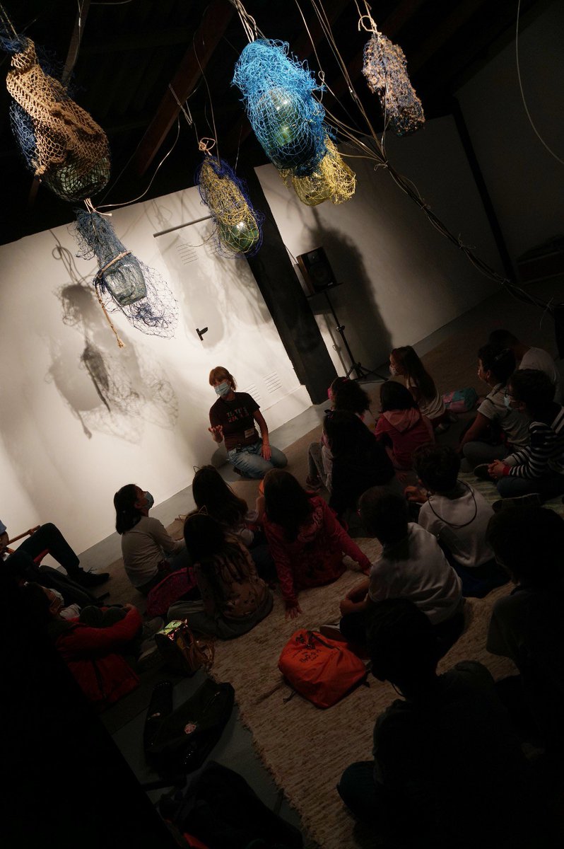 TeatreRavalG's tweet photo. 🤩 Continuem amb la campanya escolar! 

Els alumnes han pogut disfrutar de l'espectacle #PullandPlay de la Companyia Sonora, i de l'Exposició “Acuática” de Bosch&amp;Simons que continua fins al 28 d’octubre…

#gandia #escoles #culturasegura https://t.co/hnlzu2fD5q