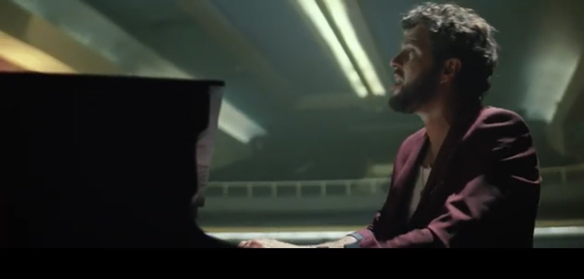 LeilaN88's tweet photo. Go regarder le magnifique clip qui illustre le ô combien magnifique titre #Mamma de @claudiocapeo 😍😍
Clique iciiiii 👉 https://t.co/Oy0irNT4xc https://t.co/hhsYFdG3Jt