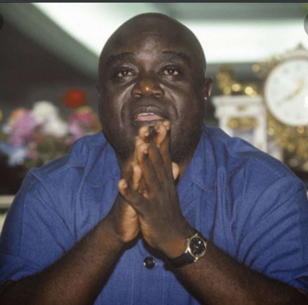 central_sage's tweet image. Svp sans pour autant offenser la famille #KABILA .

J’aimerais savoir le post-nom de Laurent désiré #KABILA 

C’est pour ma fille , elle a un devoir à remettre demain.