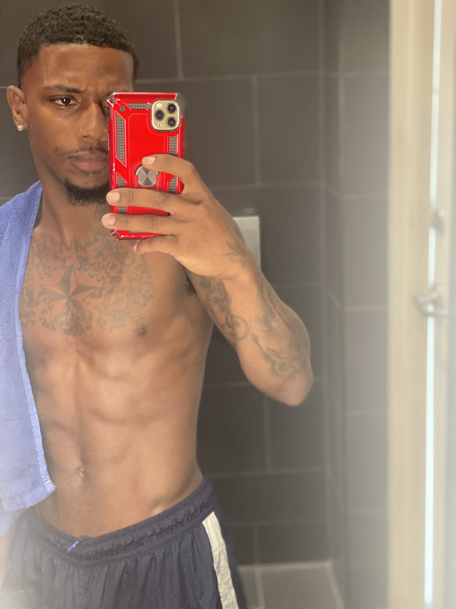 Dee4Darius's tweet photo. What y’all think about this picture? https://t.co/fEsOLTERH2
