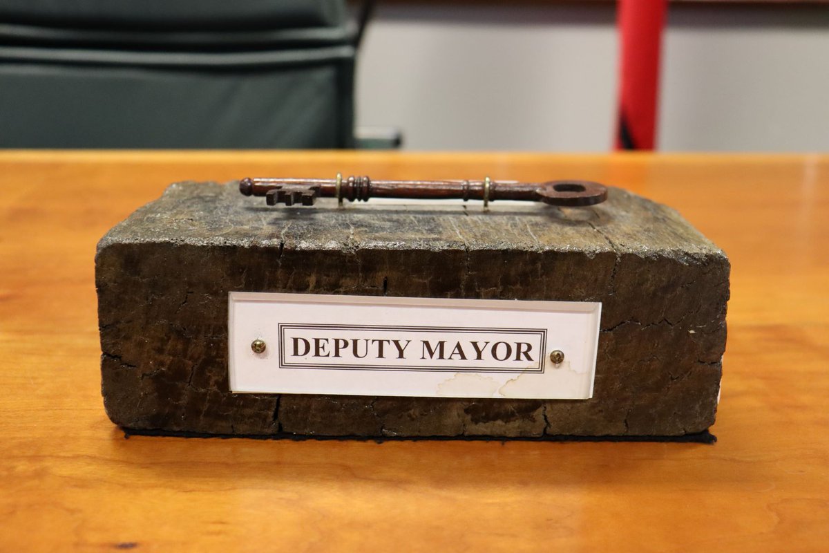 townofvicpark's tweet photo. Last night, Cr Claire Anderson was elected Deputy Mayor for a term of two years. Cr Anderson has been on Council since 2007, and previously held the Deputy Mayor position from 2013-15. We congratulate Cr Anderson on her appointment #LoveVicPark https://t.co/phOktkWtqT
