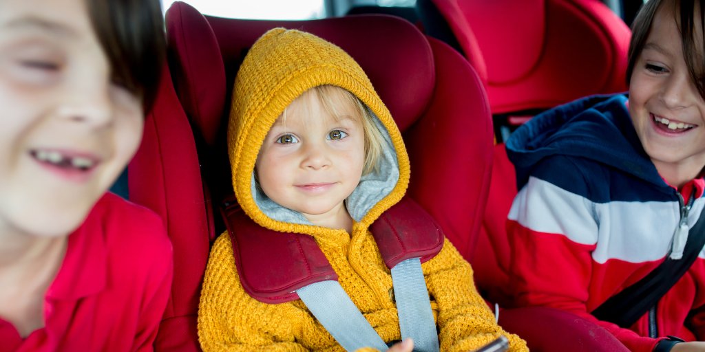 TCS_Schweiz's tweet photo. Im aktuellen #Kindersitztest wurden 27 verschiedene Modelle in allen Grössen hinsichtlich der Kriterien Sicherheit, Bedienung, Ergonomie und Schadstoffgehalt geprüft. 🔍 Nicht alle Sitze sind empfehlenswert 👉 https://t.co/nuWUa50tbB
#myTCS #Kindersitz #TCSTest https://t.co/6vBmnDbsVr