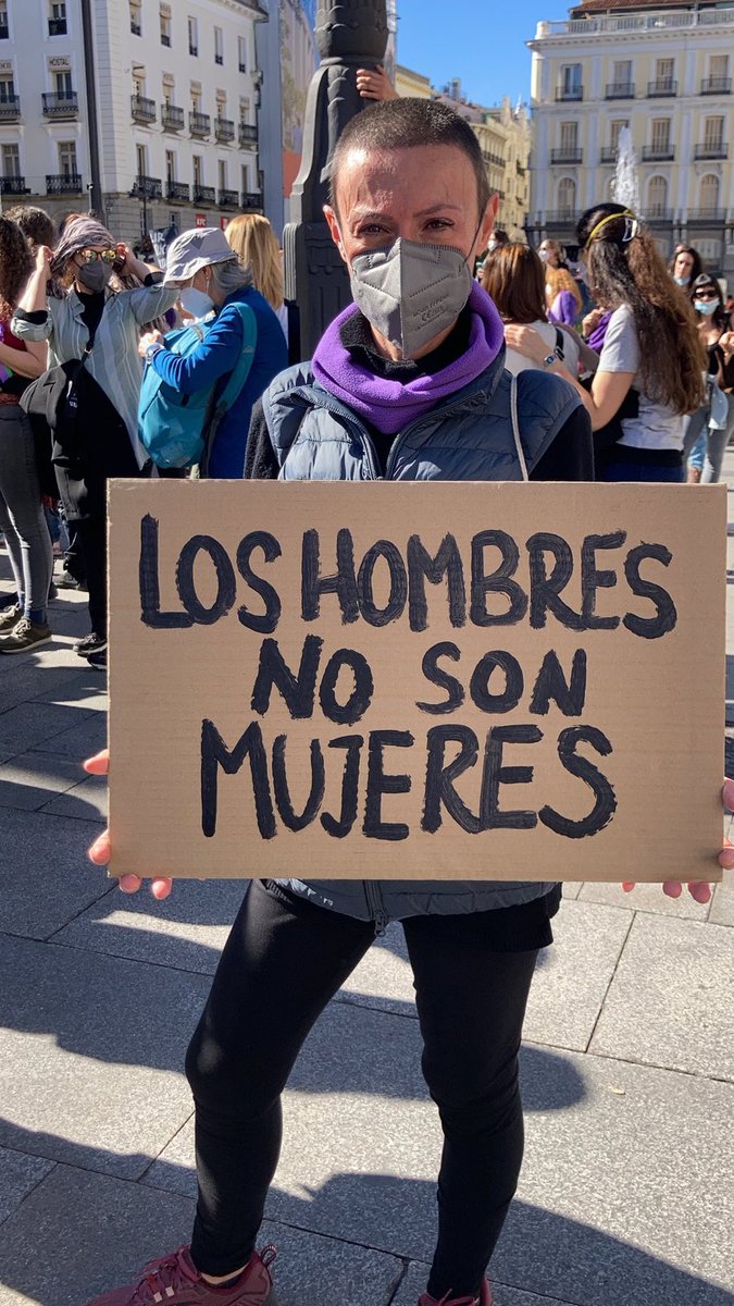 noranor2014's tweet photo. A los fetichistas autoginefílicos les preocupan mucho los pronombres con los q se dirigen a ellos.Como un señor ultramisógino en México q dice preferir q le metan mano por las calles a q le digan “señor” 🙄

¡Apapachos y fuerza  a @Kodama13 !

#LaFuerzaDeLasMujeres 
#YoConKodama https://t.co/LZ8uhVwYdF