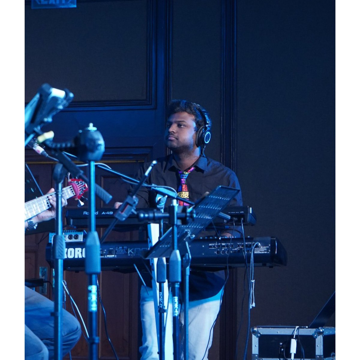 makkaband's tweet photo. Along with wonderful musicians Bhuvanesh On keys
Bruce Lee on Guitars @drumssiddharth on drums &amp; percussions. https://t.co/N1u55ls2iV