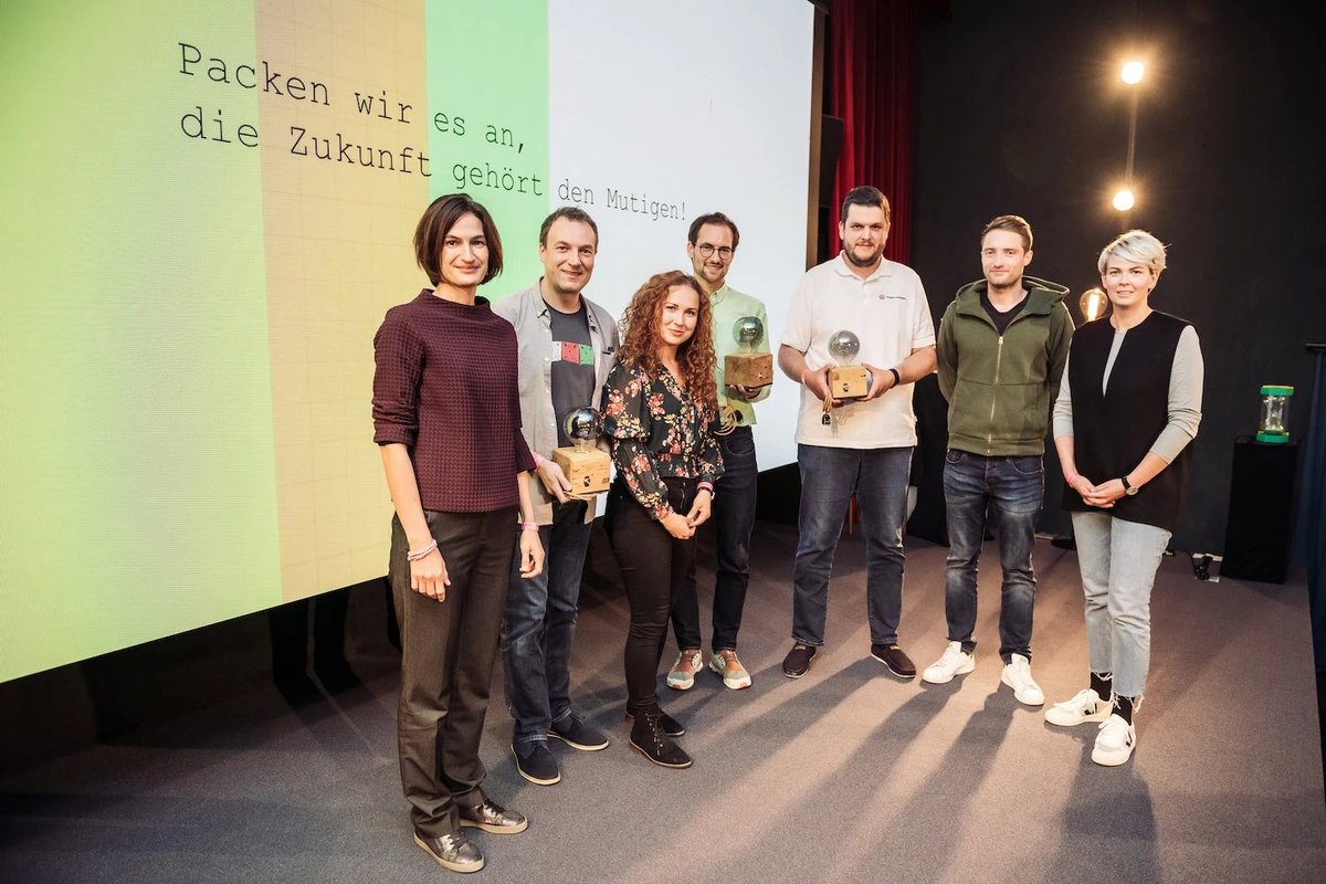 Dentschman's tweet photo. Erfolgreiche #pitchnight des @Ideenkanal 2021. #projectfishmaker hat gewonnen, yeahhhh!!!! Ich bin sehr glücklich😁😁😁 https://t.co/sCFk5trNLz https://t.co/miujPk2mPy