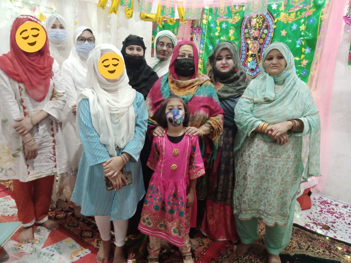 SAREAAMSIALKOT's tweet photo. السلام وعلیکم 
سرعام ٹیم  سیالکوٹ وومن ونگ کی طرف سے آج  جشنِ عید میلاد النبی  کی محفل  سجائی گئی جس میں اپنے پیارے نبی حضرت محمد  مصطفیٰ صلی اللہ علیہ وآلہ وسلم کی شان میں   نعتیں اور درود پاک کا ہدیہ مبارک پیش کیا گیا  
اللہ پاک  اِس کاوش کو قبول فرمائے 
@iqrarulhassan https://t.co/Xe06FWSmTR