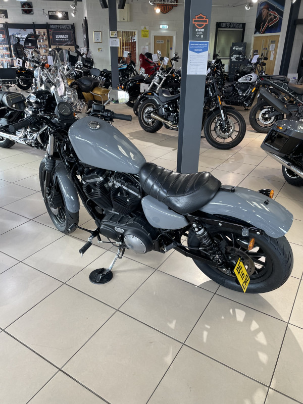 ChesterHD's tweet photo. Awesome new in Iron 883 in Nardo Grey ☠️
Comes with a Stage one With Vance &amp; Hines with Fuel Pak 💨

Only £7,995! Get in touch at sales@chesterhd.co.uk if your interested or give us a call on 0151 357 2124 📞

More info ➡️ https://t.co/2fWFTUFrnk https://t.co/HGCDH3ivYe
