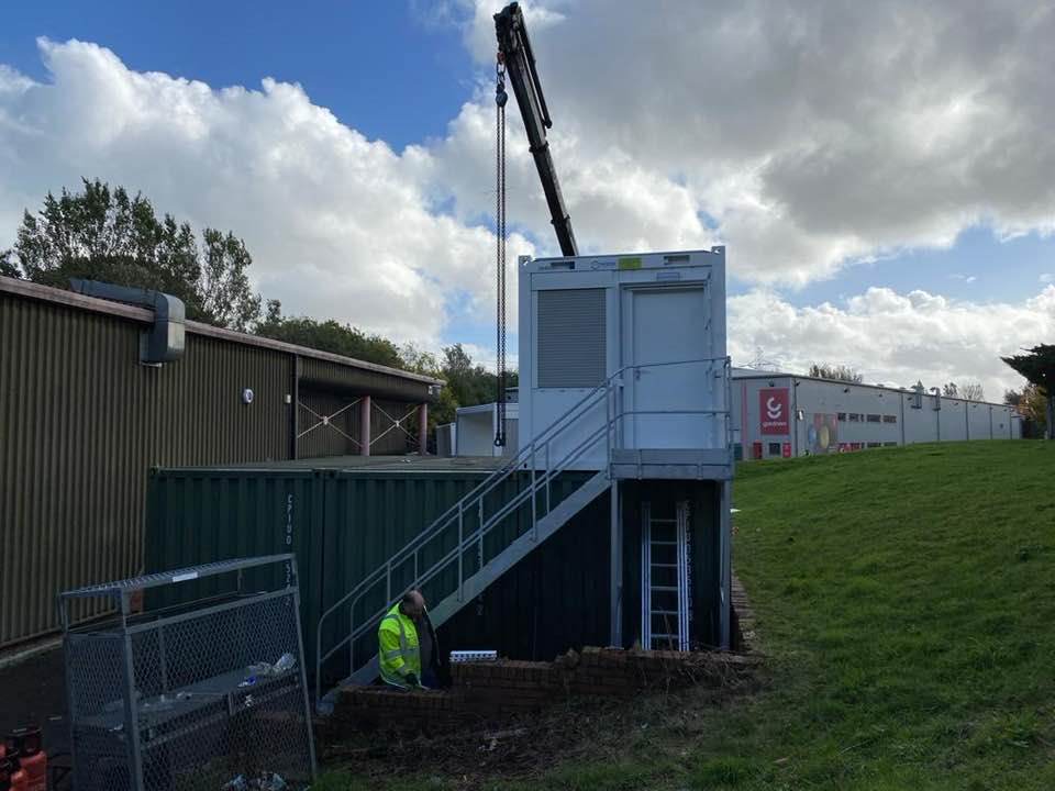 modex_spaces's tweet photo. Last week we delivered and installed a 3 Module Modular Building to Gardners in Cardiff.
Gardners Client will be using this space to work alongside them.
The Modular Building was placed on top of Storage Containers already on site. 
#modularbuildings https://t.co/Y6E4ciWlRM