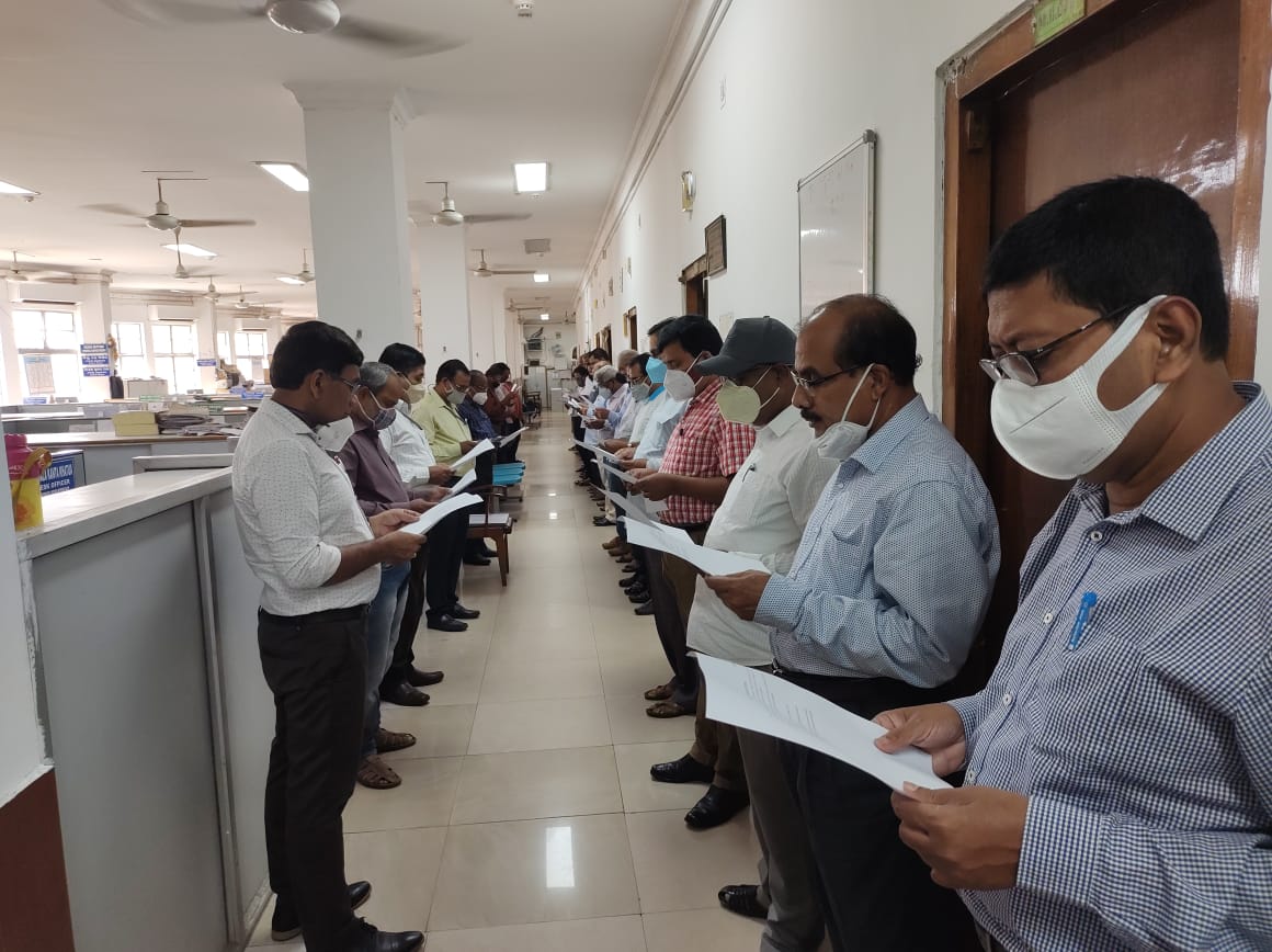 On the occasion of #VigilanceAwarenessWeek2021 starting today, October 26, 2021, <a href="/PWD_Odisha/">Works Department, Odisha</a> officials led by Special Secretary Er Manoranjan Misra took the integrity pledge reinforcing the organization's commitment to transparency and working for the public interest.